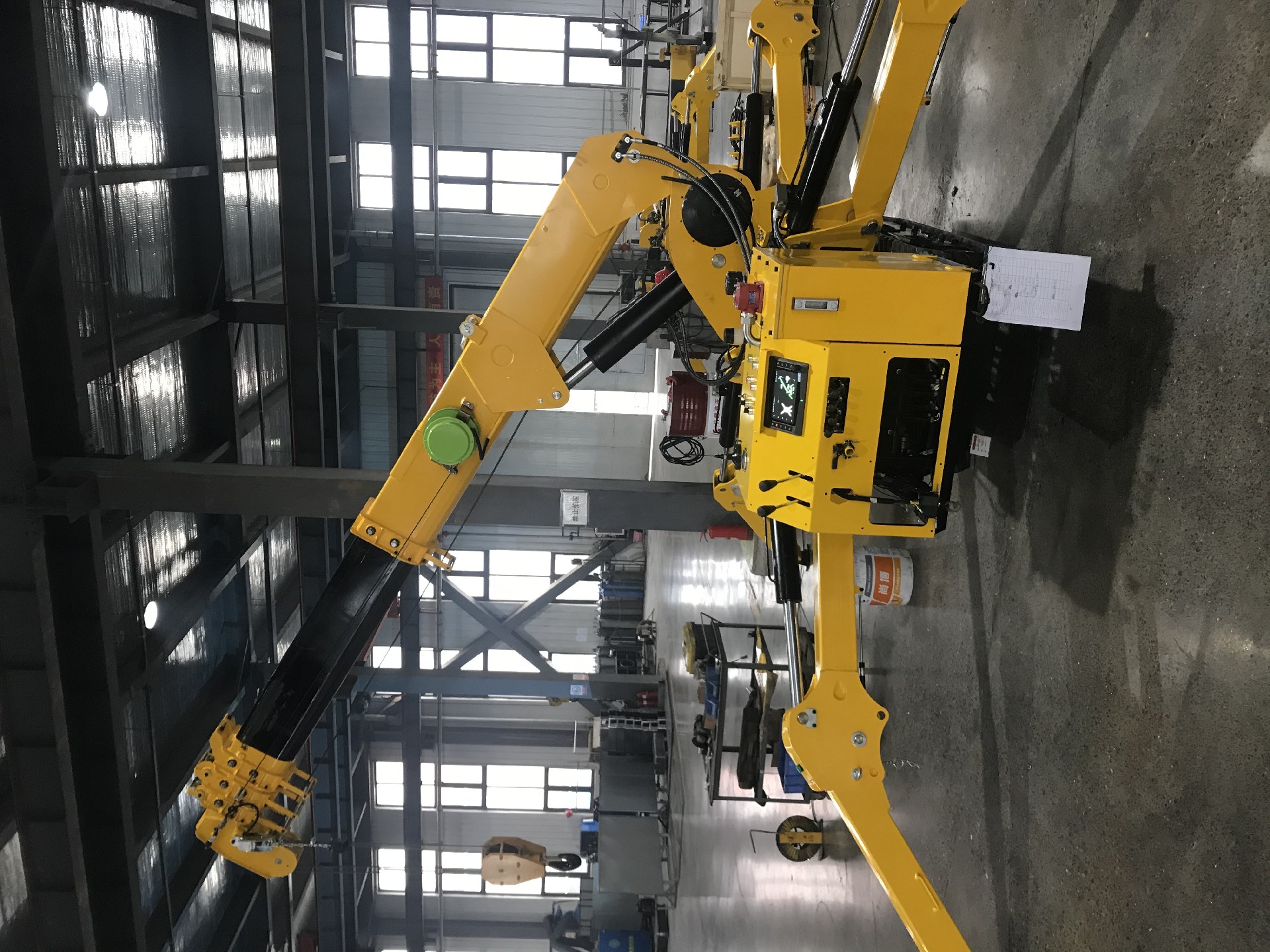 China Nucrane Official Manufacturer 3 Ton Mini Spider Crawler Crane with Ce and ISO Certificate