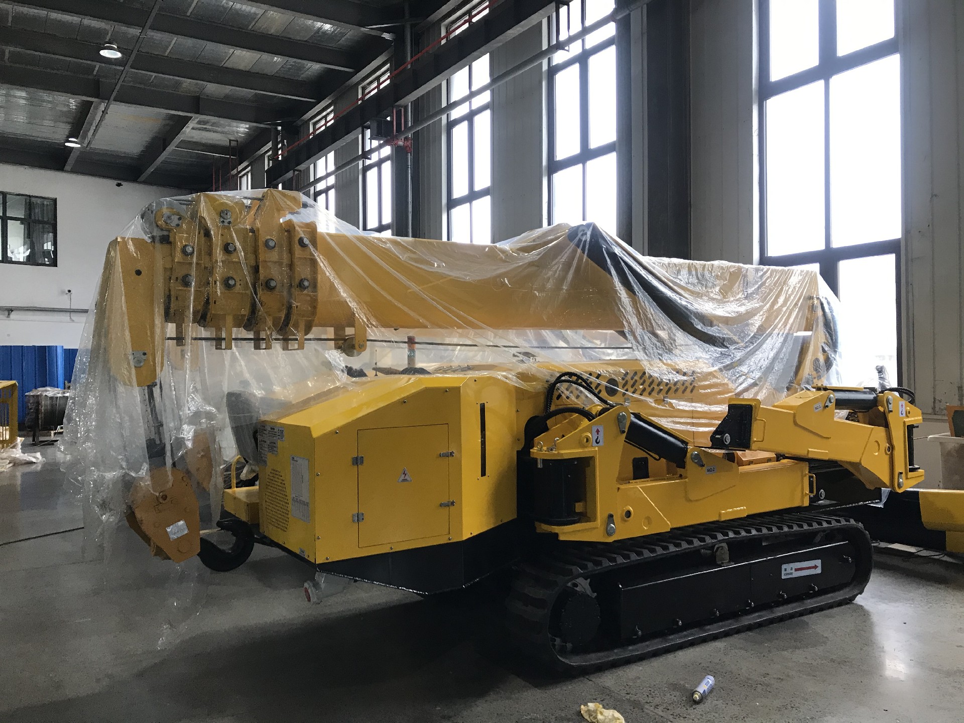 China Nucrane Official Manufacturer 3 Ton Mini Spider Crawler Crane with Ce and ISO Certificate